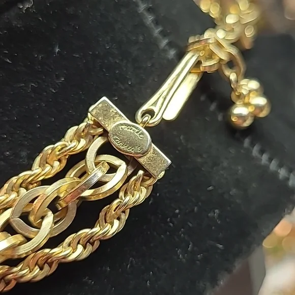 Hattie Carnegie Necklace - Picture 3 of 3